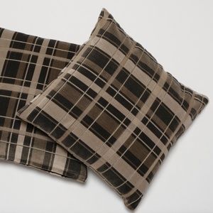 Geiger Textiles Pillow Covers SET of 2 Brand New